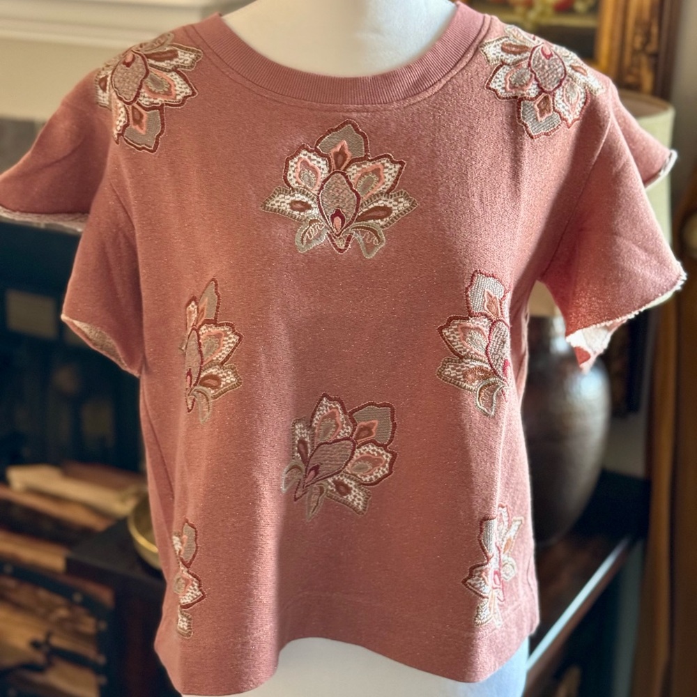 NWOT Anthropologie Sweatshirt Tee Embroidered Flowers. Size Small.
